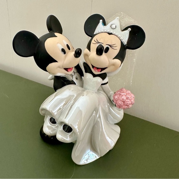 Disney Porcelain Mickey Minnie Bride Groom Wedding Figurine